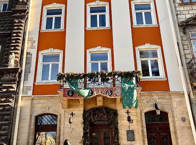 On Rynok Square Apartment