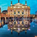 On Rynok Square