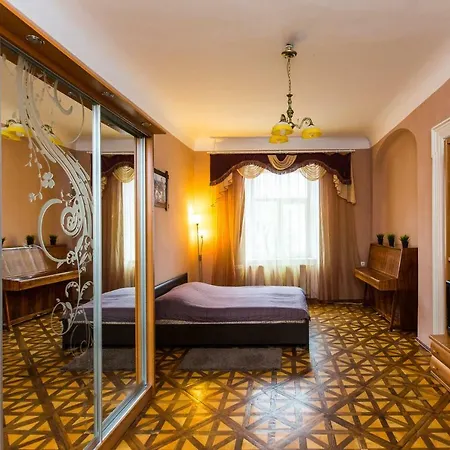 On Rynok Square Апартаменти Львів