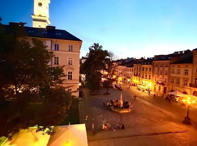 On Rynok Square * Львів