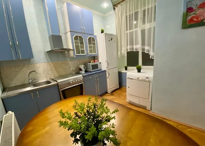 On Rynok Square Львів